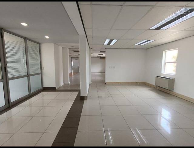 BUSINESS PROPERTY TO RENT IN FOURWAYS